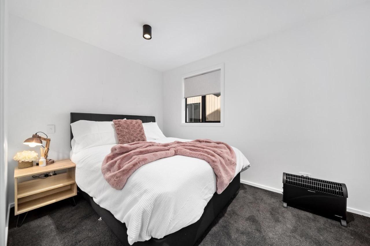 2 Bed 2 Bathroom Brand New Paradise 8 Mins To Cbd Queenstown Kültér fotó